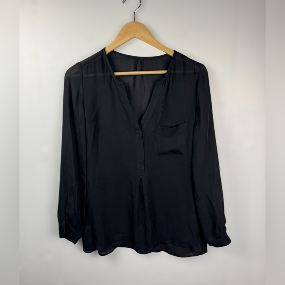 Women’s V-Neck Silk Blouse 3 button with pocket Black‎ size small